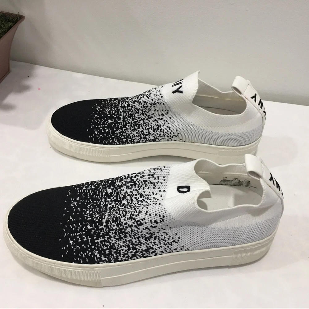 NWOT DKNY slip on sneaker size 7 - Picture 6 of 9